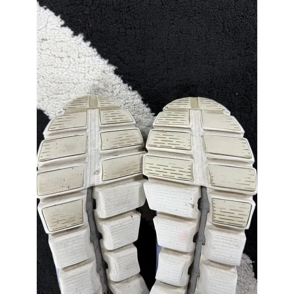 On Cloud 5 Running Shoes Womens 7.5 Lavender Athletic Sneaker Casual